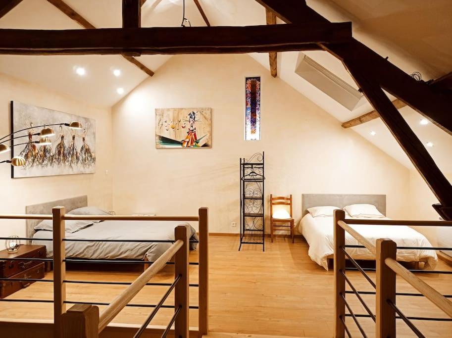 La Grange De Marie A St Angel - Magnifique Grange Renovee En Loft Pour 1 A 6 Pers Villa Saint-Angel  Eksteriør billede