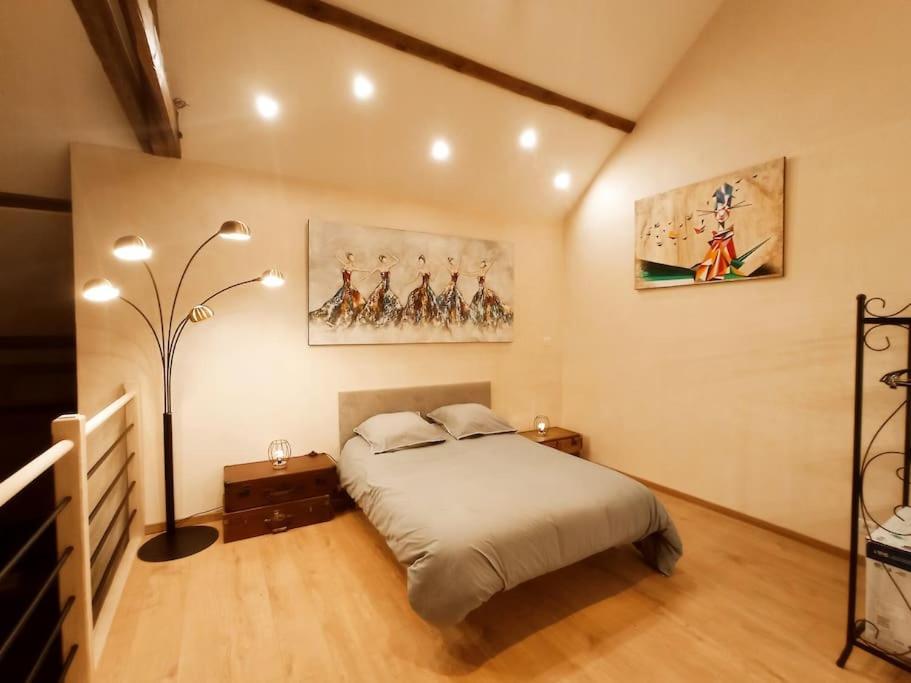 La Grange De Marie A St Angel - Magnifique Grange Renovee En Loft Pour 1 A 6 Pers Villa Saint-Angel  Eksteriør billede