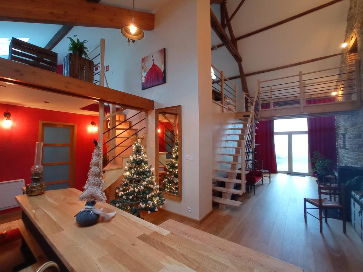 La Grange De Marie A St Angel - Magnifique Grange Renovee En Loft Pour 1 A 6 Pers Villa Saint-Angel  Eksteriør billede