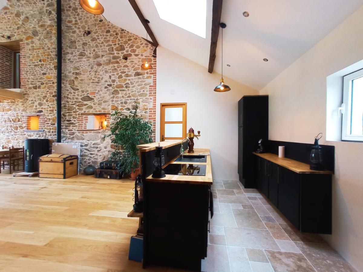 La Grange De Marie A St Angel - Magnifique Grange Renovee En Loft Pour 1 A 6 Pers Villa Saint-Angel  Eksteriør billede